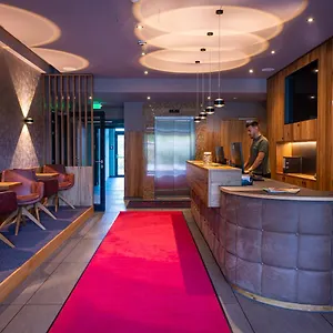 Hotell Kb, Nersingen